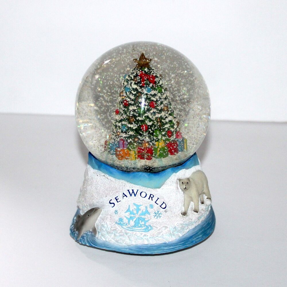 SeaWorld Christmas Tree musical Snow Globe 6” Shamu Orca Theme Park